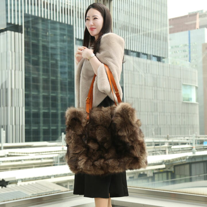 楽天市場】ファーバッグ トートバッグ リアルファー 大容量 ブルー  