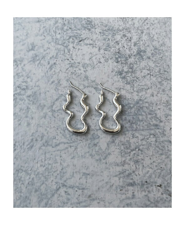 楽天市場】ウェーブフープピアス アクセサリー ジュエリー ピアス 