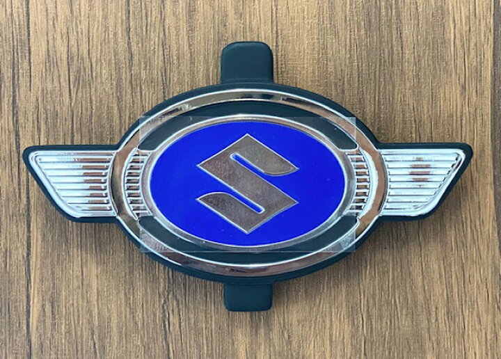楽天市場 新型ハスラー専用 復刻版エンブレム ブラックorブルーver フロントエンブレム 専用台座 三木スズキオリジナルカラー Mclimb Weed