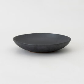 深皿 25cm プレート 深め THE HARVEST Kuro 信楽焼 黒 black くろ 食器 和食器 皿 丸 おしゃれ 渋い 大人 家族 シェア おかず カフェ パスタ カレー パーティー 男 日本 滋賀 食洗器 電子レンジ使用可 ギフト