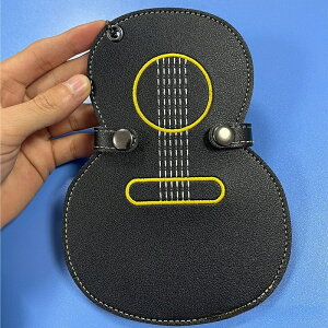 送料無料 ギターピック携帯ストラップ guitar ギター型 ギターピックケース ホルダー 大容量 収納 レザー デコ かわいい おしゃれ 軽量 コンパクト 携帯 キーホルダー 本革調 合成レザー ピッ