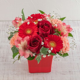 誕生日 花 アレンジメント「おまかせ レッド系 ラージ」 日比谷花壇 プレゼント 記念日 お見舞い 出産祝い 結婚記念日 退職祝い 送別 生花 メッセージカード 送料無料 フラワーギフト 誕生日プレゼント