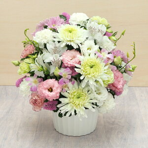 お供え 花 お供え用 アレンジメント「花水木(はなみずき)」 日比谷花壇 お供え花 供え花 供花 法事 仏事 喪中 お彼岸 仏花 お悔み 命日 生花 一周忌 告別式 お通夜 四十九日 メッセージカード