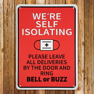 �y��z�� �������z�y�Ŕz�v���X�`�b�N�T�C���{�[�h �\�[�V�����f�B�X�^���X (WE'RE SELF ISOLATING) [CA-73] �� �j�O�C���e���A ���b�Z�[�W �T�C���v���[�g �A�����J���G��