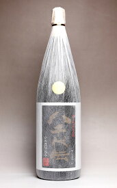 八千代伝（やちよでん）黒麹 25度1800ml 【八千代伝酒造】(芋焼酎 いも焼酎 イモ焼酎 ギフト 芋 内祝い 誕生日 贈答 お酒 還暦祝い 手土産 焼酎 プレゼント 還暦 お祝い)