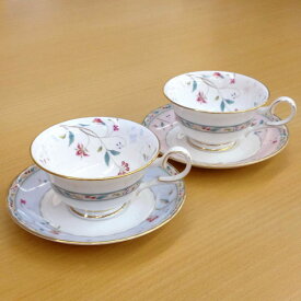 【 あす楽 土日・祝日対応 】ノリタケ ( NORITAKE ) 花更紗 ティー・コーヒーカップ＆ソーサーペア 215ml ( ピンク＆ブルー ) [ブランドロゴ入りギフトBOX]　人気 ギフト 御祝 結婚祝 出産祝 新築祝 結婚内祝 出産内祝 新築内祝 景品 記念品 歳祝