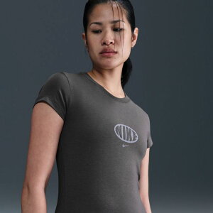 【メール便送料無料】ナイキ Tシャツ 半袖 レディース L NSW CHLL ロゴ 半袖Tシャツ IB7567-254 NIKE