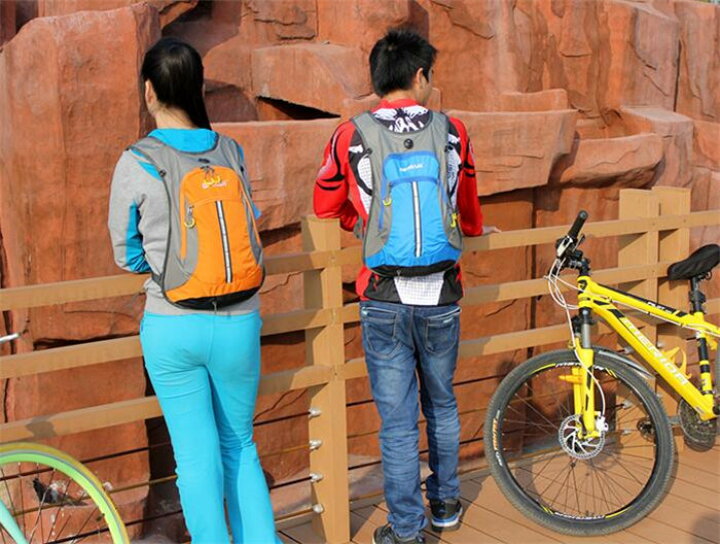 楽天市場】サイクリングバッグ 軽量 コンパクト ハイドレーション対応 バックパック リュックサック ランニングバッグ サイクリングリュック 登山 給水バック ハイドレーション対応 自転車 ホイッスル付き : ひまわりの種 楽天市場】サイクリングバッグ 軽量 コンパクト ハイドレーション対応 バックパック リュックサック ランニングバッグ サイクリングリュック 登山 給水バック ハイドレーション対応 自転車 ホイッスル付き : ひまわりの種