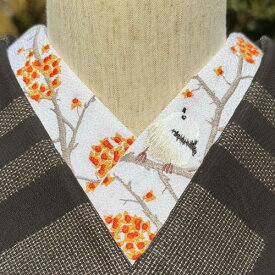 シマエナガ　ツルウメモドキ　　刺繍　半衿　ひめ吉オリジナルデザイン　こだわり半襟　鳥　可愛い「配送について」をお読みください。ゆうパケットは日時指定できません、ポスト投函です。
