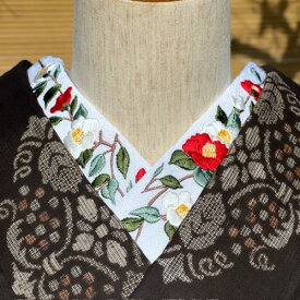 藪椿　ヤブツバキ　刺繍　半衿　ひめ吉オリジナルデザイン　こだわり半襟　椿　可愛い「配送について」をお読みください。ゆうパケットは日時指定できません、ポスト投函です。