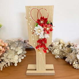 羽子板 木目：羽子板 コンパクト かわいい 初正月 ミニ サイズ 羽子板お祝い おしゃれ モダン 羽子板飾り 正月飾り 小さい 人気 迎春 つまみ細工 縮緬 髪飾り付き かんざし 取り外し 女の子