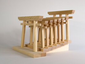 日本製お札立て 【鳥居八門】 神棚おしゃれ ミニ神棚 小さい 神棚 おしゃれ お札立て 木製 神棚お札立て 神札立て お札入れ お札飾り 置き型 御札立て 神社スタンド 簡易神棚 コンパクト神棚 ヒノキ 桧 檜 モダン 神棚鳥居 マンション 賃貸 アパート 省スペース 国産 東濃桧