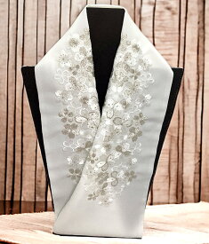 刺繍半衿 白銀地桜 シルエリー 振袖用・留袖・訪問着 振袖用半襟 成人式 半衿