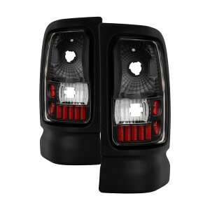 yUSA݌ɂz Spyder Xtune Dodge Ram 1500/2500/3500 94N-01N Euro Style e[Cg ubN ALT-ON-DRAM94-BK spy5012753 HDX