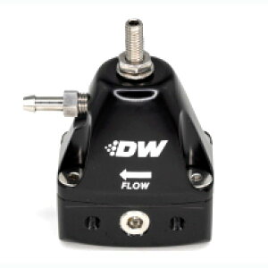 �yUSA�݌ɂ���z DeatschWerks DWR1000iL In-Line �A�W���X�^�u�� �t���[�G�� Pressure ���M�����[�^�[ - �u���b�N dwk6-1001-FRB JP�X