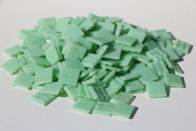 スモークガラスモザイクタイル　20ミリ角　バラ　500g袋入り　A-14 DIY クラフト 緑色