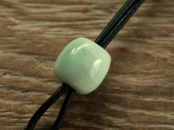楽天市場】糸魚川翡翠管玉 C01202 清山 作 11mm*11mm*11mm（穴径3mm 