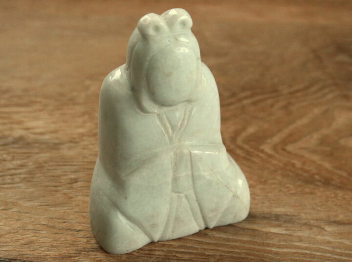 楽天市場】糸魚川翡翠奴奈川姫神像 C01326 翠雅 作 75mm*53mm*27mm 