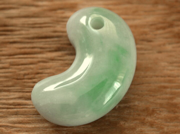 楽天市場】糸魚川翡翠勾玉 M09065 陽春 作 35mm*22mm*14mm 糸魚川産  