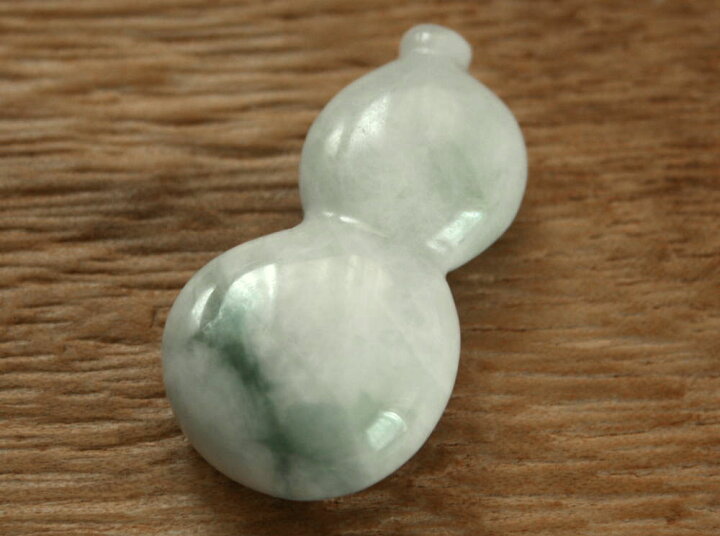楽天市場】糸魚川翡翠ひょうたん C01582 SeaVer 作 40mm*21mm*10mm 