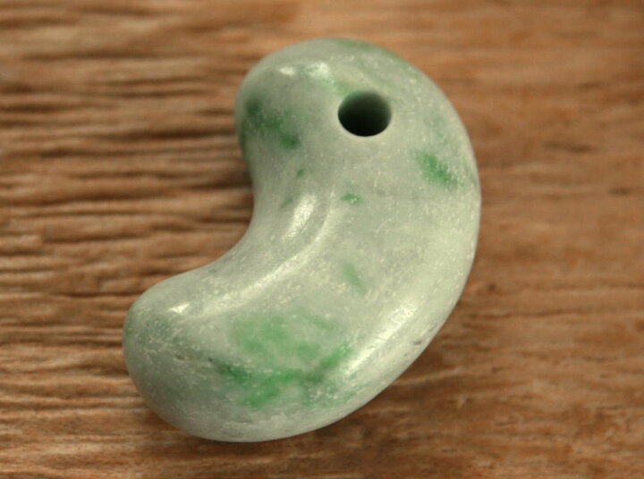 楽天市場】糸魚川翡翠勾玉 M09524 和工房 作 31.8mm*20mm*12mm 糸魚川 
