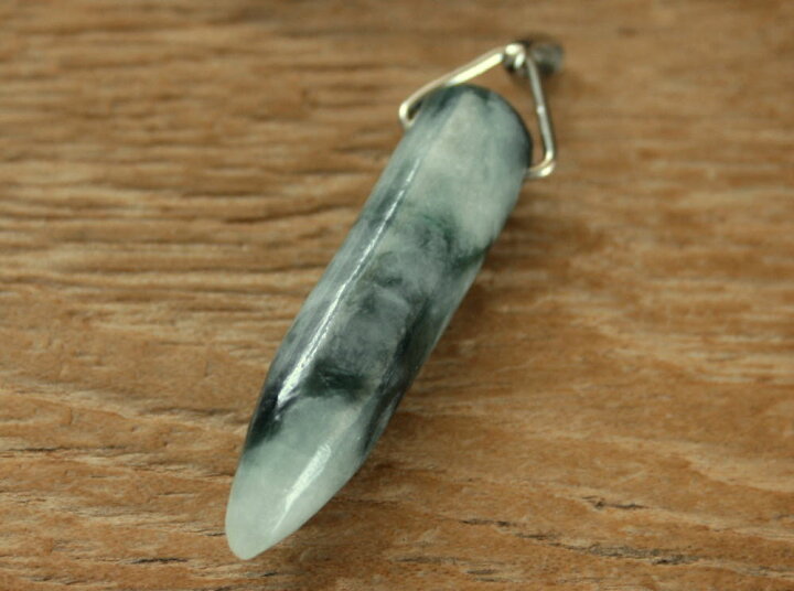 楽天市場】糸魚川翡翠ペンダント C01685 清山 作 38.5mm*9mm*9mm 