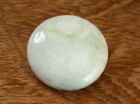 糸魚川翡翠ゴルフマーカー C01765 こたき 作 27mm*27mm*6mm 糸魚川産 ひすい ゴルフマーカー お守り 魔除け