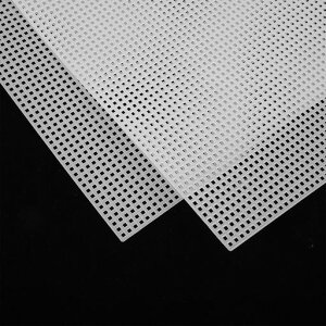 Ciieeo刺繍シートクロスステッチ手作りメッシュシートパネルパッドグリッド初心者白2枚セットプラスチック製メッシュ数90x70正方形縫製用手芸用刺繍用品プラ板用生地