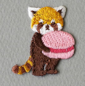 プペ刺繍ワッペン（レッサーパンダとマカロン）3枚入り 手作り ハンドメイド ワンポイント アイロン接着 diy 動物