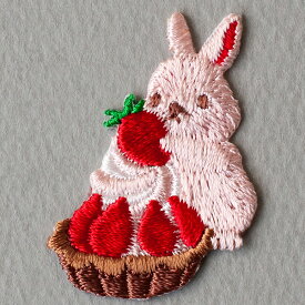 プペ刺繍ワッペン（ピンクのウサギと苺タルト）3枚入り 手作り ハンドメイド ワンポイント アイロン接着 diy 動物 うさぎ