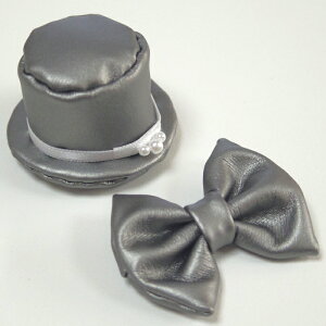 蝶ネクタイ シルクハット 完成品 【規定Sサイズ】 (レザー調メタリックシルバー) ドール用 人形用 ウェルカムドール用 マスコット用 装飾 小物 結婚式 披露宴 ウェディング AR