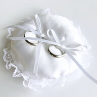 ラウンド ミニ リングピロー 完成品 ホワイト 指輪を結べるタイプ 直径約10cm 手作り 結婚式 リングボー…