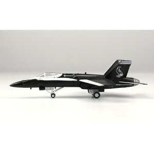 プラッツ 1/144 オーストラリア空軍 戦闘機 F/A-18A ホーネット NO.75 SQ 機種転換記念塗装 ブラック・マグパイ (2機セット) PF-57