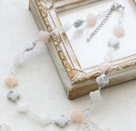 ハウライト　ローズクォーツ　水晶　花型　ネックレス　約40cm（金具込）　真鍮カニ爪アジャスター