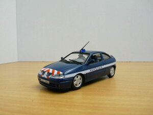 �y���������z�z�r�[�@�͌^�ԁ@�ԁ@���[�V���O�J�[ ���m�[���K�[�k�N�[�yrenault megane coupe gendarmerie 2001 143