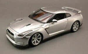 yzzr[@͌^ԁ@ԁ@[VOJ[ ~j`AXP[_CJXgeminiature voiture echelle 118 burago nissan gtr diecast modelisme static gsr