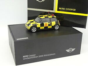 yzzr[@͌^ԁ@ԁ@[VOJ[ I[gA[g~jN[p[y[Xauto art 143 bmw mini cooper pace car