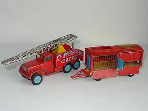 yzzr[@͌^ԁ@ԁ@[VOJ[ N[P[W* m corgi chipperfields international crane et cage giftset gs 12