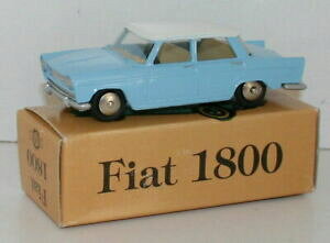 yzzr[@͌^ԁ@ԁ@[VOJ[ XP[tBAbgscottoy 143 scale fiat 1800 blue with white roof