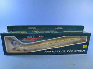 �y���������z�z�r�[�@�͌^�ԁ@�ԁ@���[�V���O�J�[ �G�e�B�n�h�{�b�N�Xskymarks skr834 etihad b7879, 1200, en parfait etat, dans sa boite