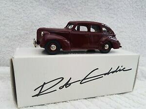 �y���������z�z�r�[�@�͌^�ԁ@�ԁ@���[�V���O�J�[ ���u�G�f�B�u���E���z���C�g���^���{���{rob eddie echelle 143 5 metal blanc 1950 volvo pv60 en marron