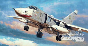 �y���������z�z�r�[�@�͌^�ԁ@�ԁ@���[�V���O�J�[ �g�����y�b�^�[trumpeter su24mr fencere in 172