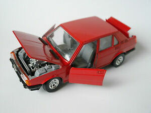 �y���������z�z�r�[�@�͌^�ԁ@�ԁ@���[�V���O�J�[ ���b�\�A���t�@�����Ialfa romeo giulietta 1,6 in rouge rosso roja rouge red, bburago en 124