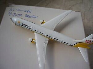 yzzr[@͌^ԁ@ԁ@[VOJ[ Tv{[COCulCsample boeing 767 royal brunei herpa wings 1500