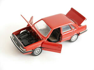 yzzr[@͌^ԁ@ԁ@[VOJ[ AEfBNgb\audi 90b2 type 8185 quattro en rouge rouge rosso red, schabak en 143