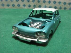 yzzr[@͌^ԁ@ԁ@[VOJ[ re[WIWiGW{fBvintage dinky toys 135 triumph 2000 carrosserie avec moteur original