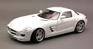 yzzr[@͌^ԁ@ԁ@[VOJ[ ZfXzCgfmercedes sls amg 2010 white 118 model motormax