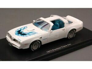 yzzr[@͌^ԁ@ԁ@[VOJ[ |eBANzCgfJ[pontiac firebird 1977 blanc, modele 143 voiture resine autoworld