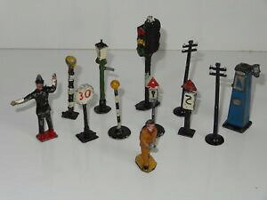 yzzr[@͌^ԁ@ԁ@[VOJ[ pl|vw britains crescent dinky lot de panneaux figures pompes