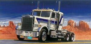 �y���������z�z�r�[�@�͌^�ԁ@�ԁ@���[�V���O�J�[ �t���[�g���C�i�[italeri 3859 freightliner flc 124